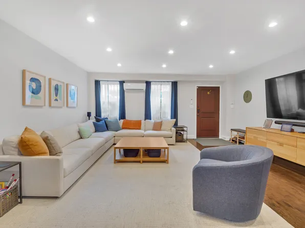 218 East 75th Street PE image 2 of 21
