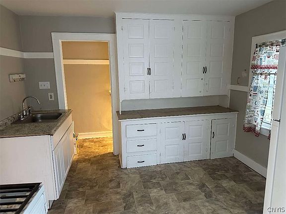 5th image of 118 Champlin Dr