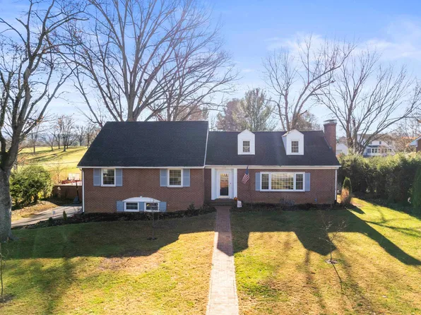 1220 Chatham Rd, Waynesboro, VA 22980