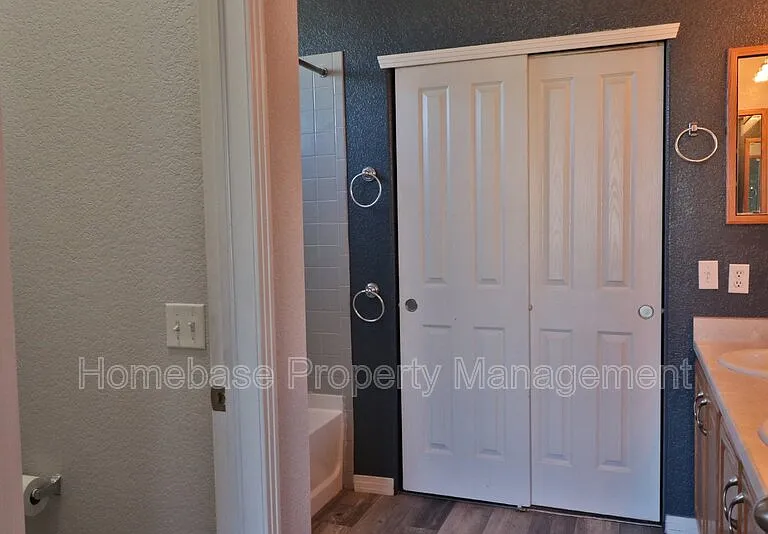 11583 E 118th Pl — Photo 14