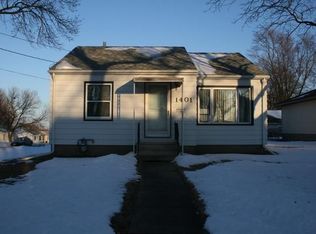 1401 W 11th St, Waterloo, IA 50702