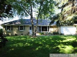 4622 Fairhills Rd W, Minnetonka, MN 55345