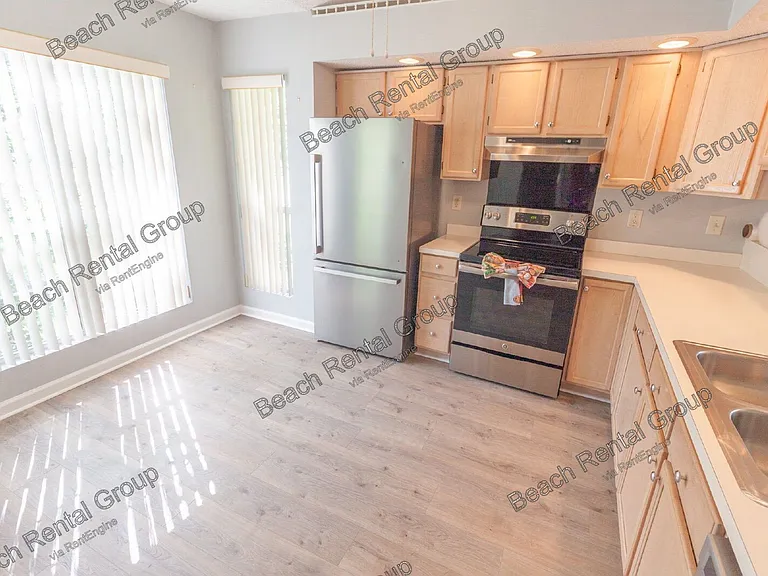 6661 Wisteria Dr — Photo 5