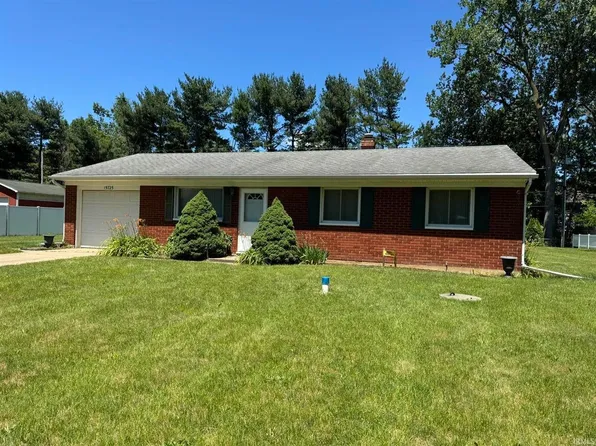 15725 Darden Rd, Granger, IN 46530