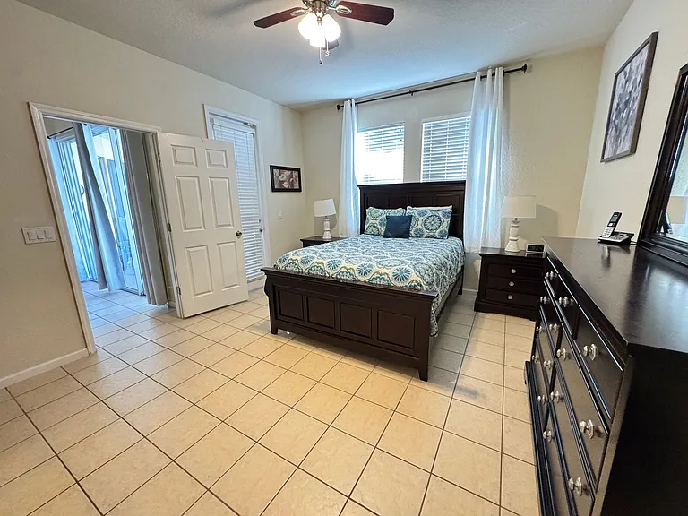 4986 Thames St W — Photo 19
