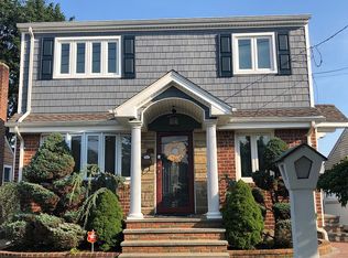 119 Raff Ave, Mineola, NY 11501