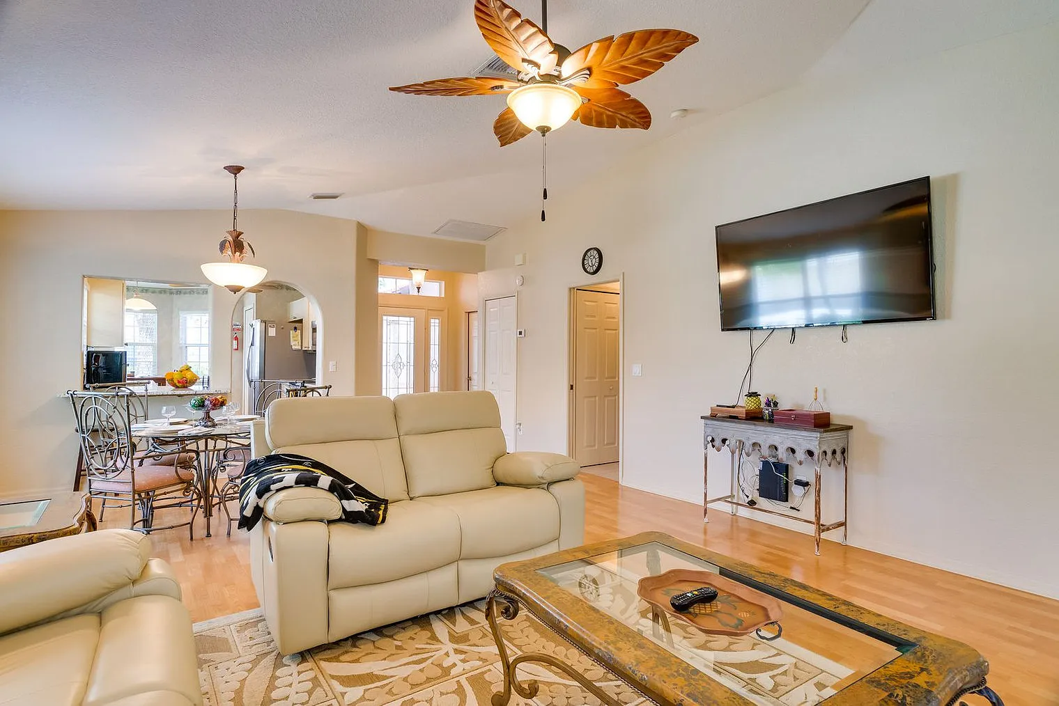 2 bed, 2.0 bath, 1248 sqft, $5,225 — Photo 1