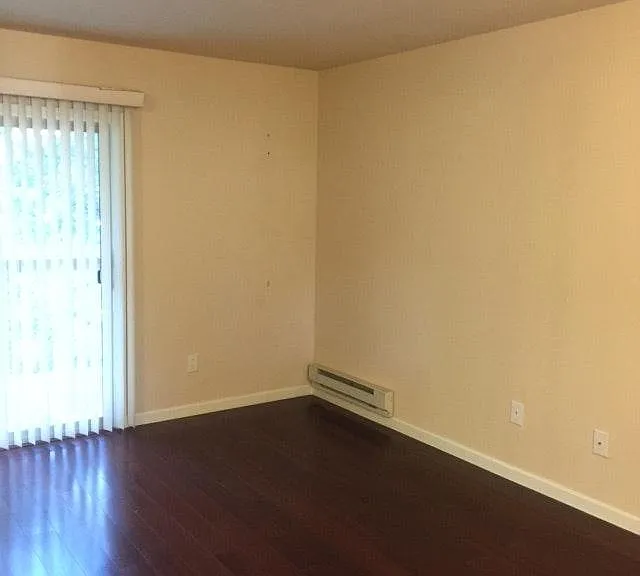 300 Glenwood Cir #290 — Photo 6