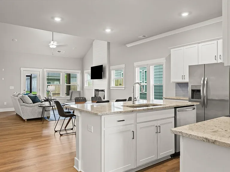 2093 Firelight Way — Photo 4