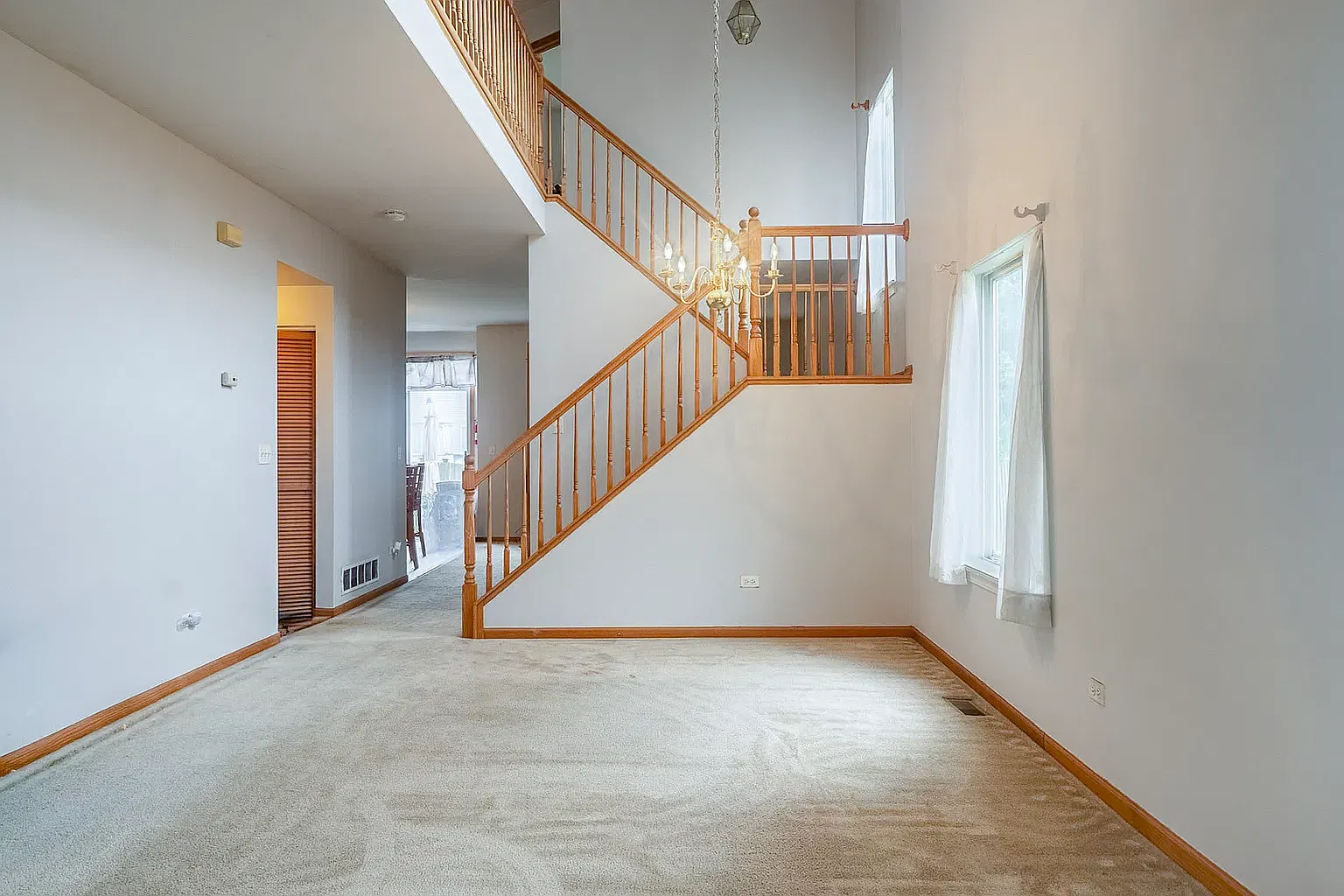3 bed, 2.5 bath, 1700 sqft, $2,995 — Photo 3