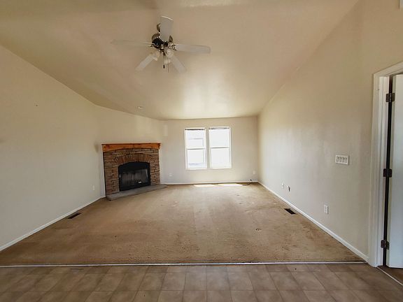 4th image of 613 Sharrow Circle Dr
