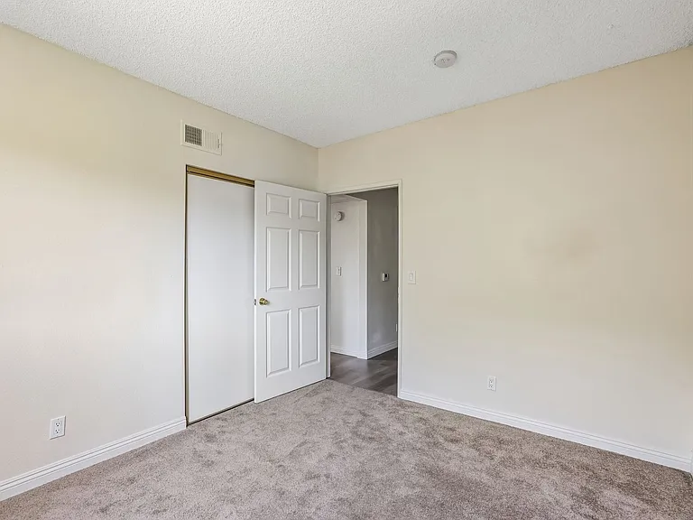 8541 Foothill Blvd., Sunland — Photo 48