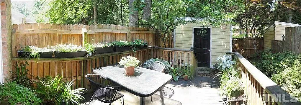 Building Photo - 108 Barbary Ct