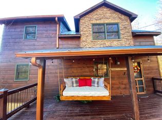 378 Palmetto Dr, Ellijay, GA 30540