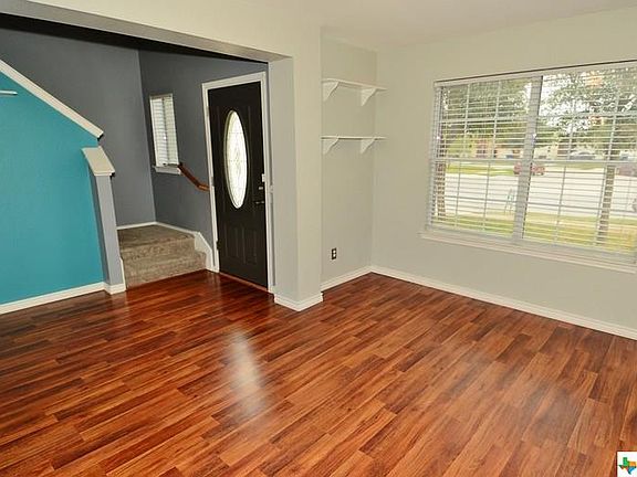 4th image of 639 Lubbock Ln