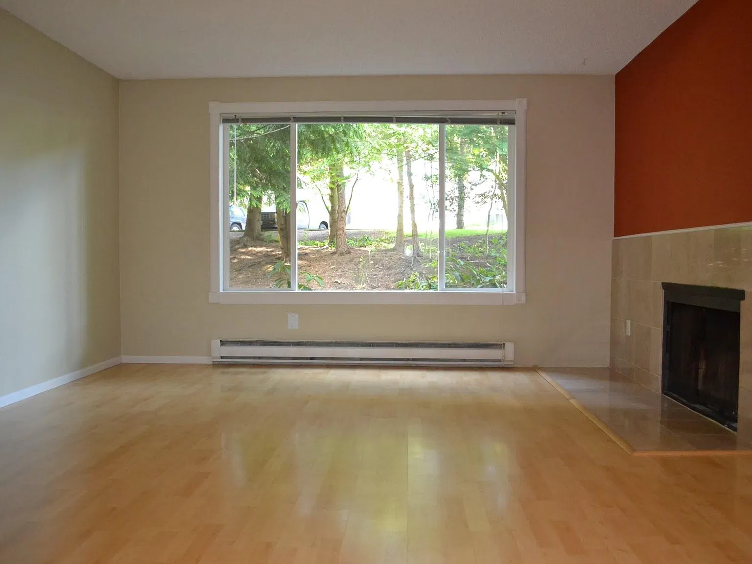 2 bed, 1.5 bath, 1250 sqft, $2,820 — Photo 2