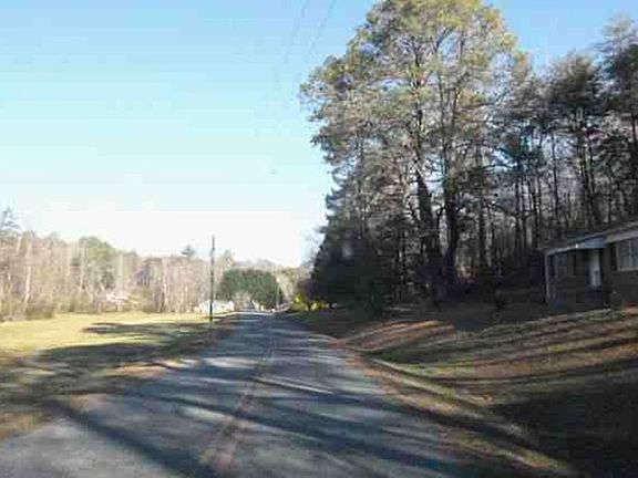 Exterior Neighborhood (street photo)