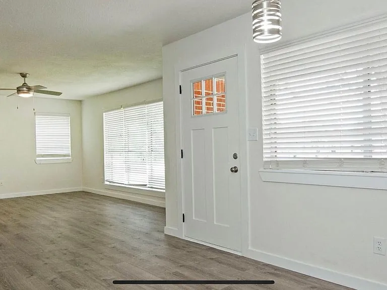 214 N Hamilton St — Photo 3