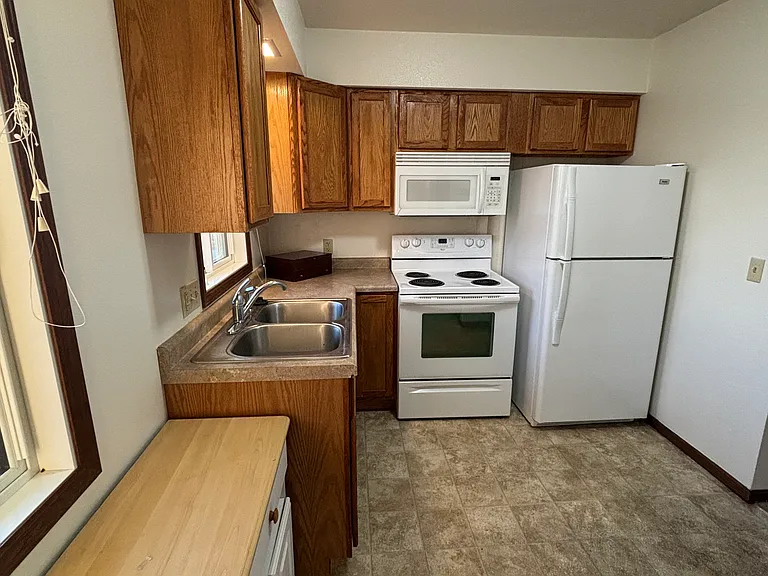 208 Spruce St #4 — Photo 10