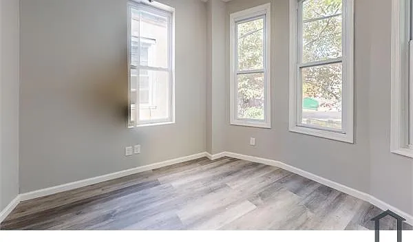 929 N Saint Bernard St — Photo 4