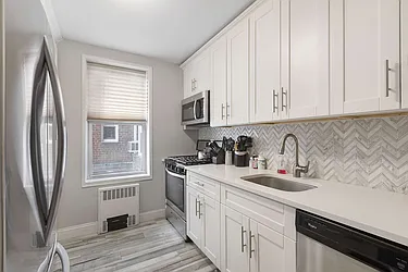 Sold by Thomas Lipovetsky, LREB