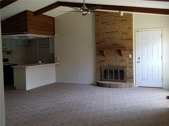 4th image of 308 N Willowood Dr
