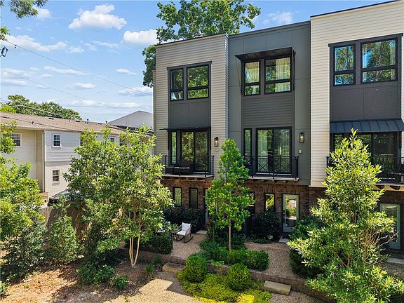 3rd image of 2199 Lenox Rd NE #12