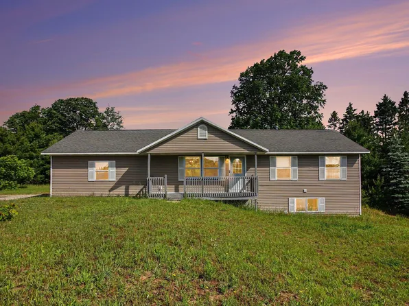 8394 King Arthurs Ct, Kingsley, MI 49649