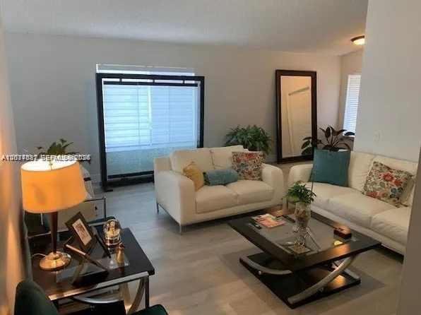 1477 Majesty Ter, Fort Lauderdale, FL 33327