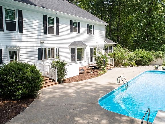 5th image of 32 Kamps Ln