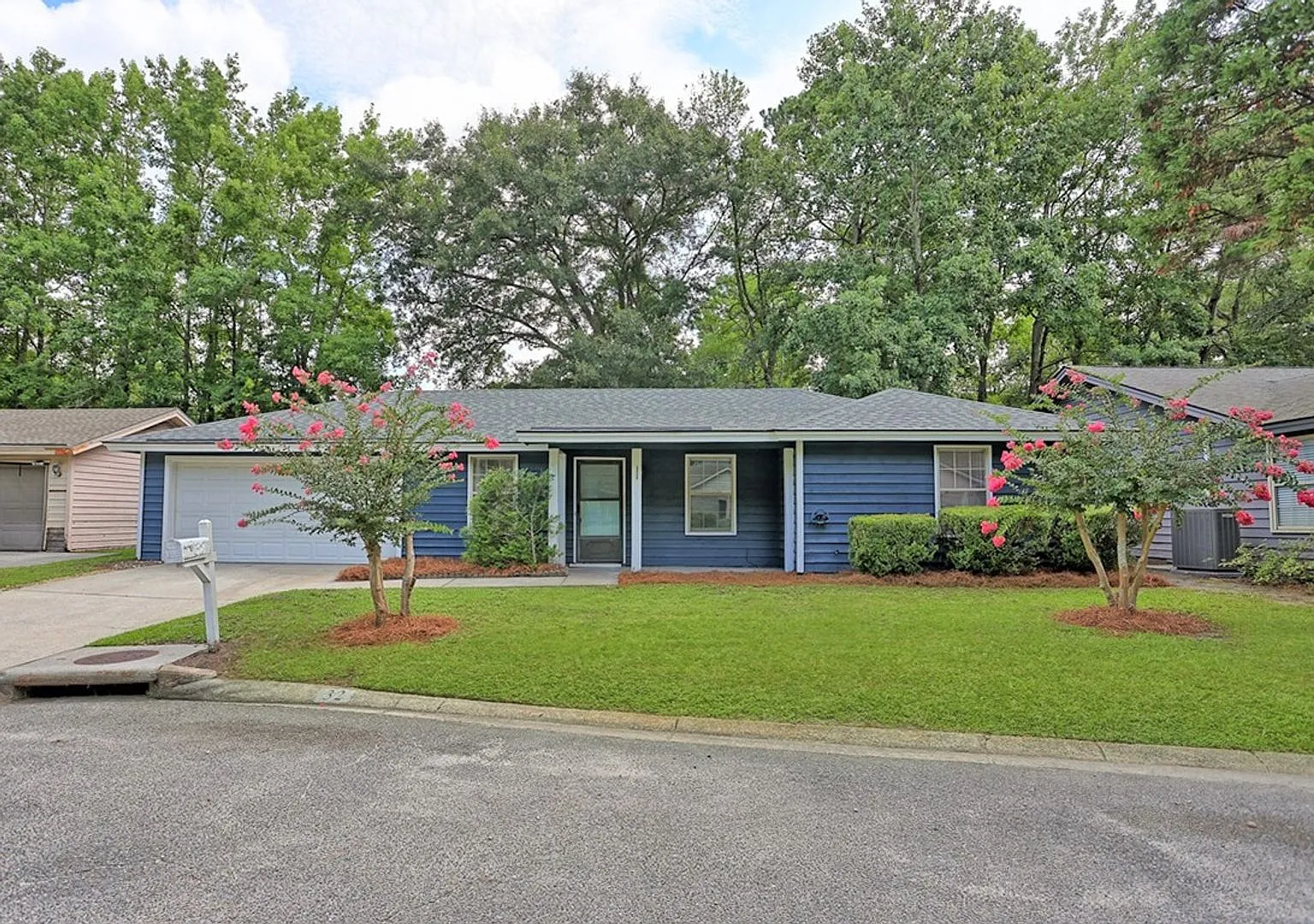 3 bedroom, 2 bath Norwood home with new HVAC, new roof and fenced in backyard. — Photo 1