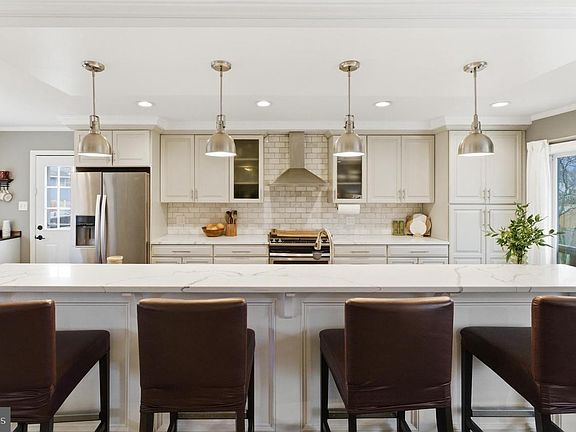 4th image of 6124 Crozet Ct