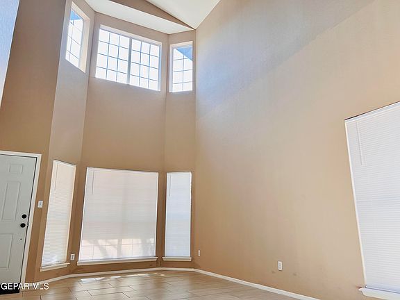 2nd image of 1437 Luz De Sol Dr