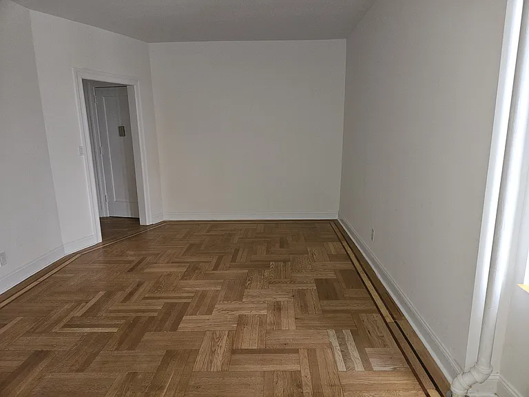 915 84th St #3P — Photo 5