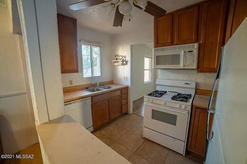 2 bed, 1.5 bath, 950 sqft, $1,150 — Photo 4