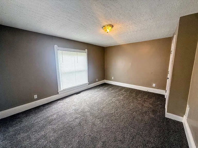 116 Maple Ave SE — Photo 9