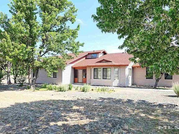 2nd image of 1143 Meadowlark Cir