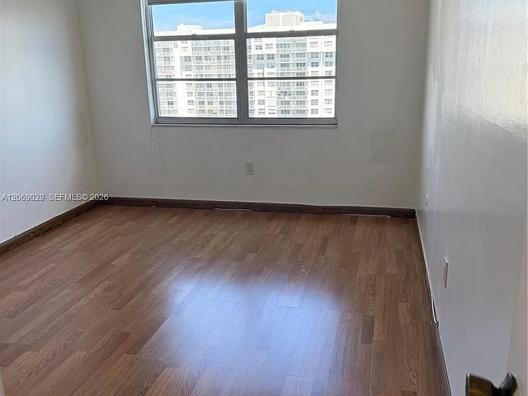 2801 NE 183rd St #1914W — Photo 8