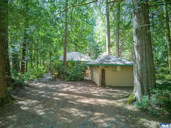 696 E Promontory Rd, Shelton, WA 98584