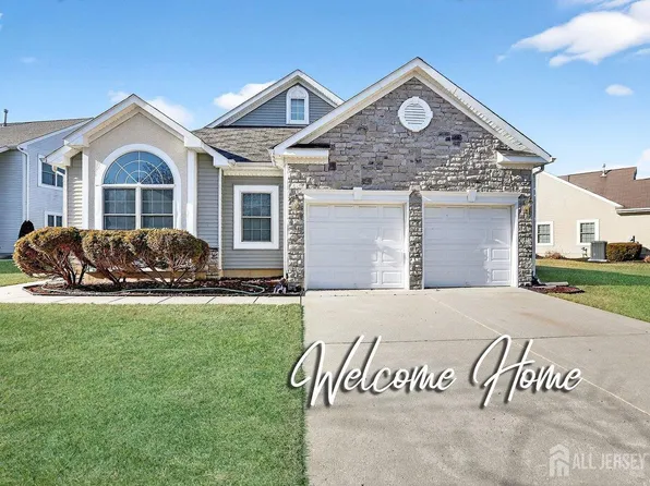 110 Ridgway Dr, Bordentown, NJ 08505