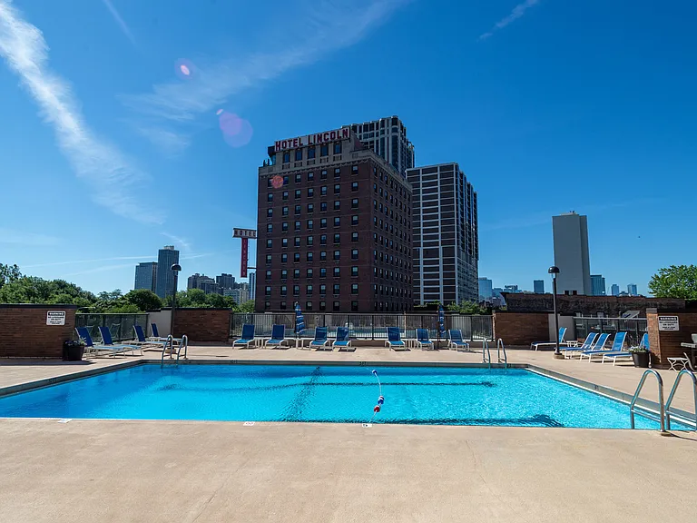 1850 N Clark St #2206 — Photo 4