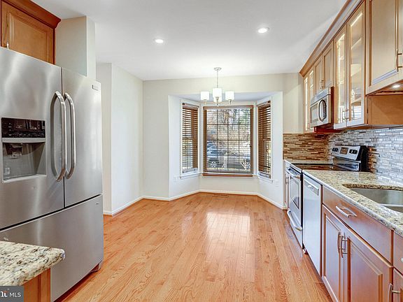 4th image of 3301 Weymouth Ct