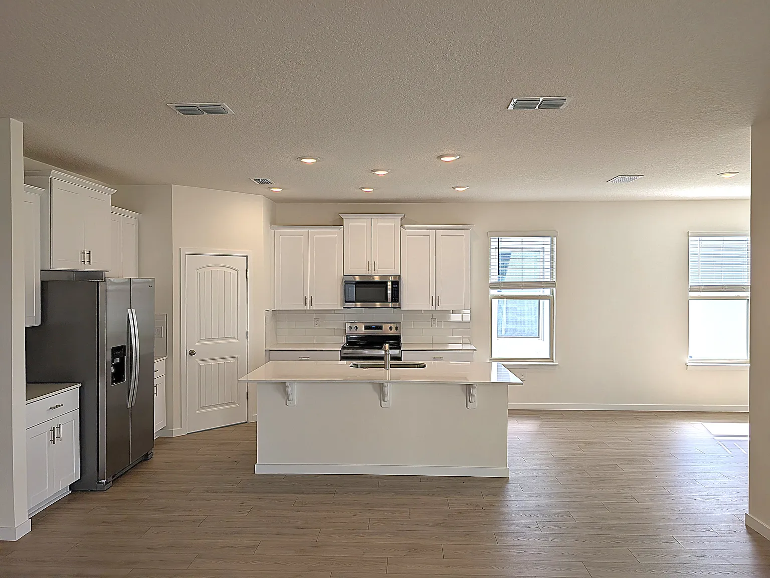 4 bed, 3.5 bath, 2494 sqft, $3,700 — Photo 1