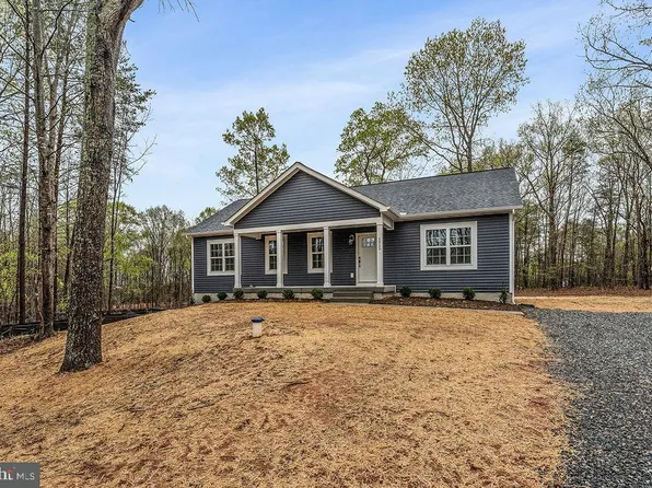 8000 Flippo Dr, Fredericksburg, VA 22408