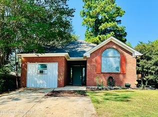 15 Ashland Ave, Brandon, MS 39047