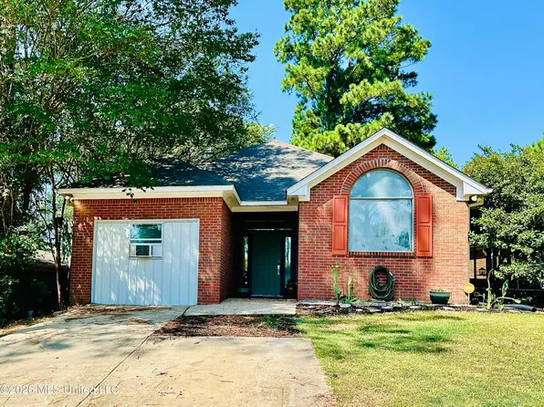 15 Ashland Ave, Brandon, MS 39047