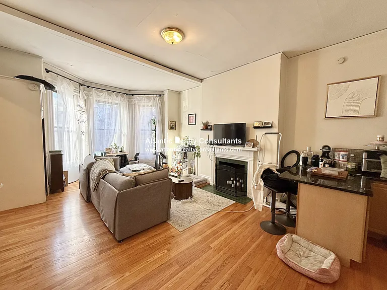 337 Beacon St #4 — Photo 3