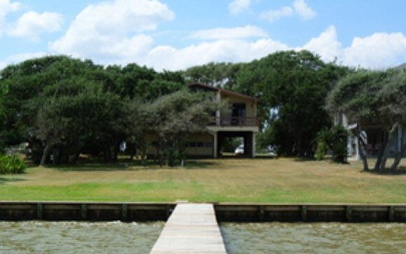 4th image of 2432 W Bayshore Dr