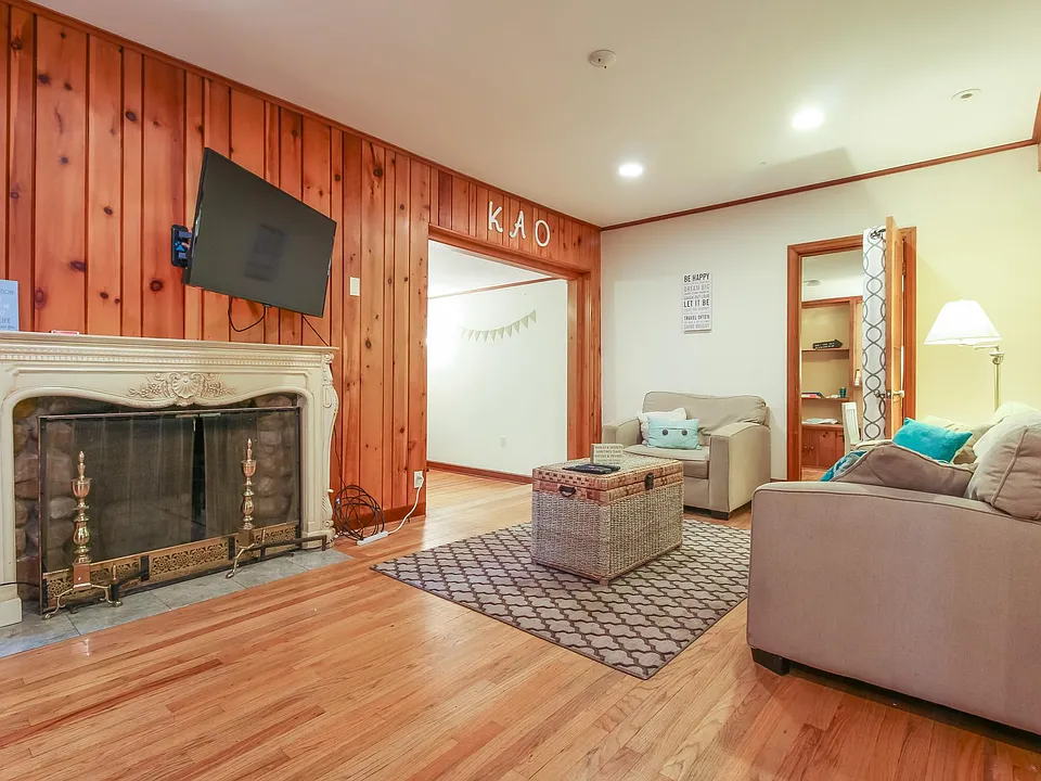 670 Evergreen Ave