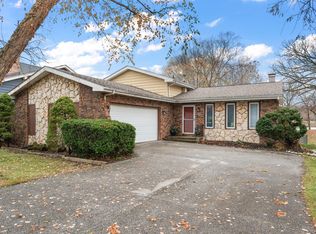 1586 Sunnyslope Dr, Crown Point, IN 46307